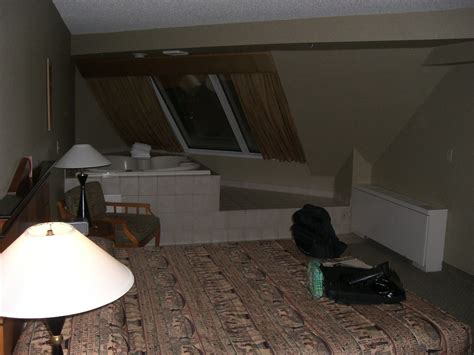 You can find information on most las vegas hotels here. The Luxor Spa Suite Jacuzzi Tub (in window) | neepster ...