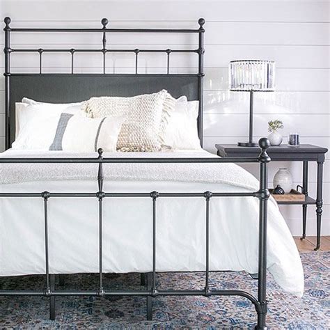 Finding the best mattress to fit your needs can be a challenge. What Is the Best Mattress for Side Sleepers? in 2020 ...