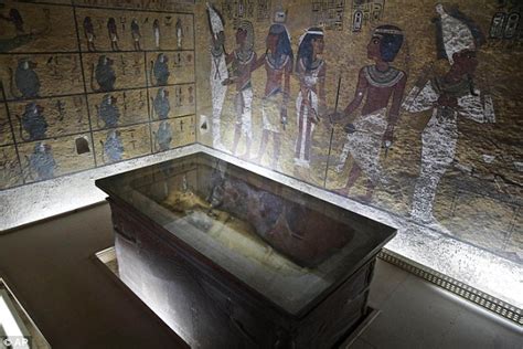 Tutankhamuns Tomb Could Contain Doors To Queen Nefertitis Burial