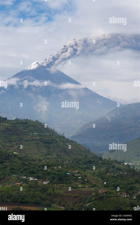 Eruption Of Tungurahua Volcano Ecuador Andes Stock Photo Alamy