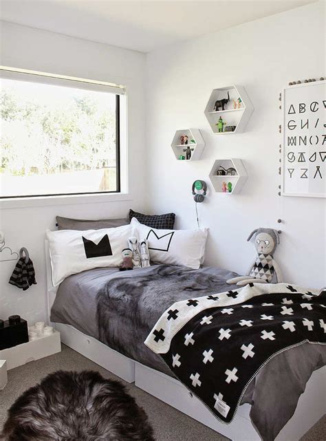 I think black&white kid's rooms can be very playful when we mix different patterns and textures. 10 Monochrome Kids Rooms - Tinyme Blog