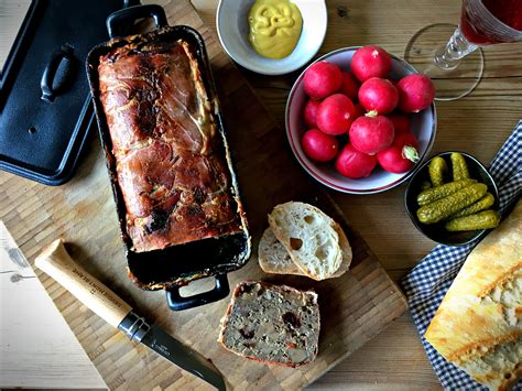 In a heatproof cup or bowl heat olive oil, oregano, salt and pepper in microwave on high for 40 seconds. Entrée: Chestnut | Easy dinner party recipes, Easy dinner ...