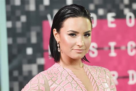 Demi Lovato Opened Up About Her Song Daddy Issues Teen Vogue