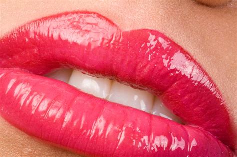 Cómo tener labios carnosos 6 pasos