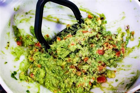 Easy Guacamole Recipe 101 Cooking For Two