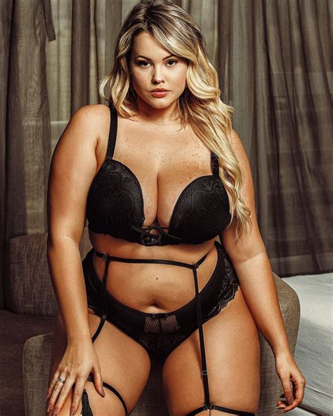 Emily Luis Plus Size Model Biography Age Weight Height Lifestyle