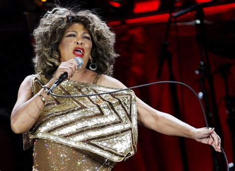 Docu Rakelt De Pijnlijke Historie Van Tina Turner Toch Weer Op Nrc