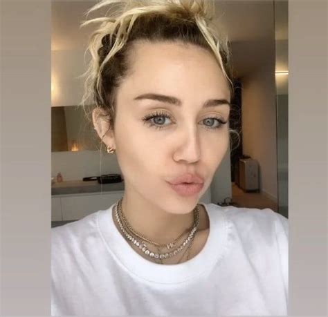 Pin On Miley Cyrus