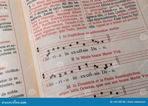 Canto Gregoriano Del Libro Litúrgico En El Latín Gloria Foto De