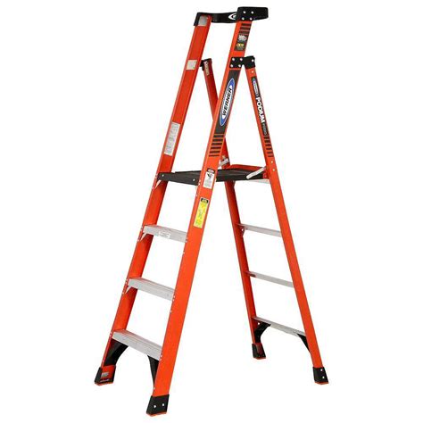 Werner 10 Feet Reach Fibreglass Podium Ladder With 300 Lb Load