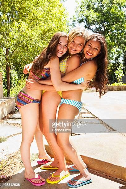 Teen Girls In Flip Flops Photos Et Images De Collection Getty Images