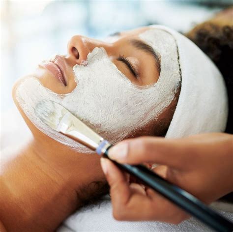Pro Estheticians Reveal The Best Tips For Giving Yourself A Spa Quality Facial At Home In 2020