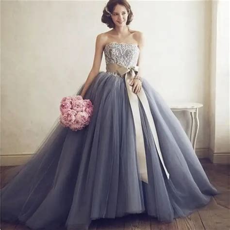 Custom Ball Gown Grey Wedding Dresses 2016 Strapless Backless Lace