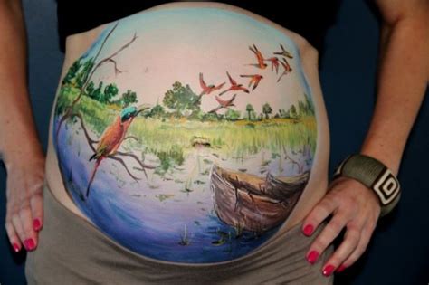 Awesome pregnant belly painting by lex from madeyewlook on youtube. Pregnant Belly Paintings - Neatorama