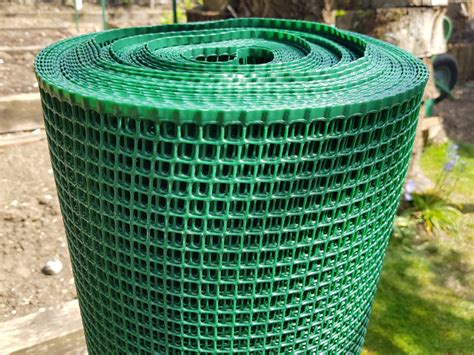 Garden mesh is extruded plastic mesh for use within the garden as a general purpose plastic garden mesh, including garden fencing, garden shading & tree guards etc. Green Plastic Garden Mesh | 9x9mm Square Mesh | Plastic ...