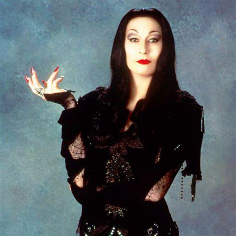 How To Create Morticia Addams Look For Halloween