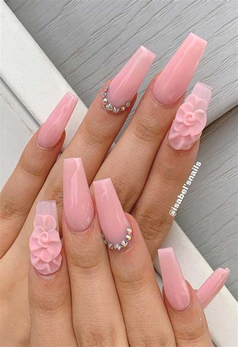 32 Pretty And Eye Catching Nail Art Designs