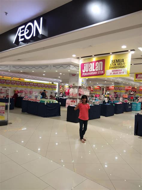 It also serves as an attractive and convenient hub for those staying in the surrounding hotels and as well as those working in buildings within the area. My Life & My Loves ::.: Jualan Penghabisan Stok @ Aeon ...