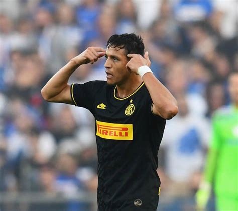 Alexis sanchez out for rest of 2020. Man United Alexis Sanchez injury news