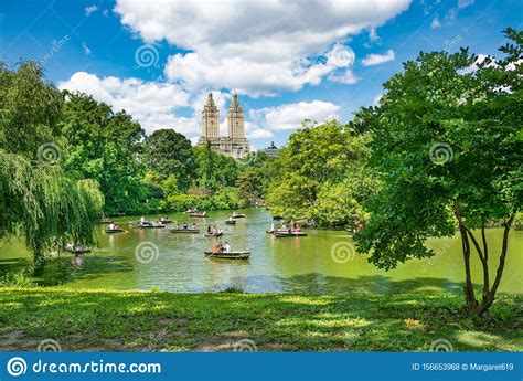 Beautiful Lake With Raw Boats In New York Central Park Editorial Stock