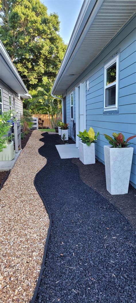 Black Rubber Mulch The Best Way To Beautify Your Landscape Aeeenfermeria