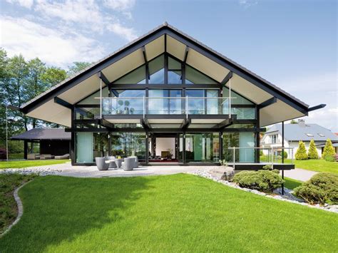 Stormwater management, reduced city heat and insulation are accurately calculated. The exclusive alternative: HUF House as a flat-roof ...