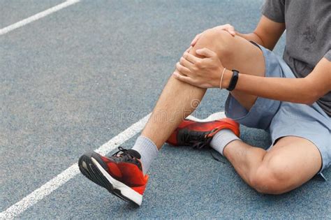 Injuries at the knee are the most common among for runners. 3,851 Sports Knee Injury Photos - Free & Royalty-Free ...