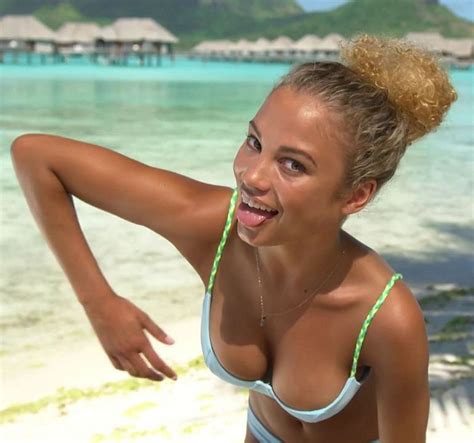 Pop Minute Rose Bertram Bikini Robot Beach Photos Photo