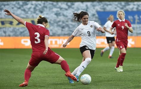Ich bedauere meine aktionen zutiefst und aus vollem herzen. Sarah Zadrazil Österreichs erste Fußballerin des Jahres ...