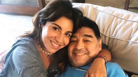 El Desgarrador Posteo Que Gianinna Maradona Le Dedicó A Dalma Menos