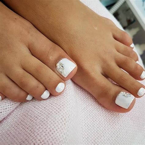 21 Elegant Toe Nail Designs For Spring And Summer Stayglam