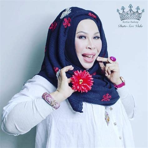 Anak bongsu daripada tiga beradik. Biodata Dato Seri Vida Ikon Wanita Yang Patut Dicontohi ...