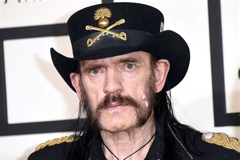 Fans Flock To Holloway Pub To Honour Late Motorhead Frontman Lemmy