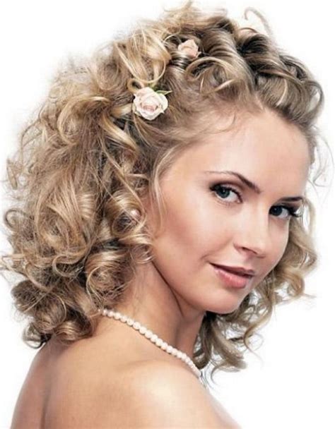 This Natural Curly Hair For Wedding Guest For Bridesmaids Stunning And Glamour Bridal Haircuts