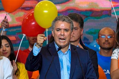 Rechter Duque Und Linker Petro Gehen In Kolumbien In Die Stichwahl