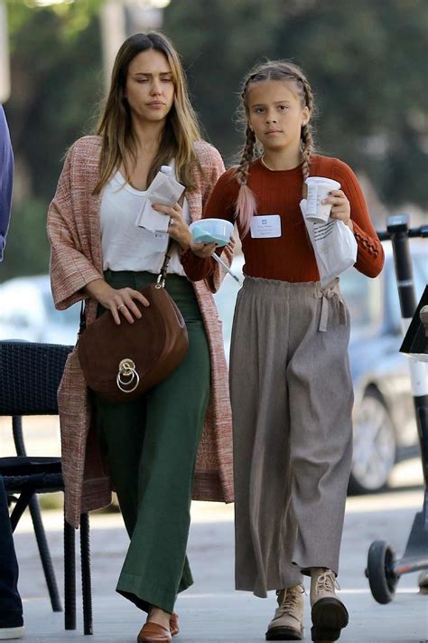 Jessica Alba Steps Out With Her Daughter Honor Warren In Brentwood Los Angeles 1510182