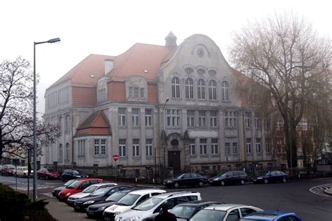 Szybka, łatwa i lokalna sprzedaż rzeczy z drugiej ręki. Szkoły Pijarów w Bolesławcu zaczynają nabór | nj24.pl ...