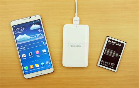It also comes with quad core cpu and runs on android. Samsung Galaxy Note 3 Extra battery Kit Unboxing