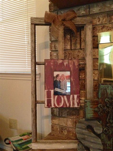 Old Window Frame With New Picture Tied With Burlap Window Frame Crafts