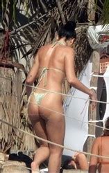 SWIMWEAR Dua Lipa Shows Off Her Butt In A Bikini On The Beach During