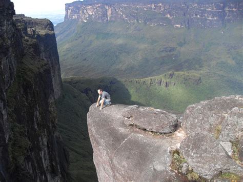 Mount Roraima Trekking 6 Day Hiking Tour To The Lost World › Aventura