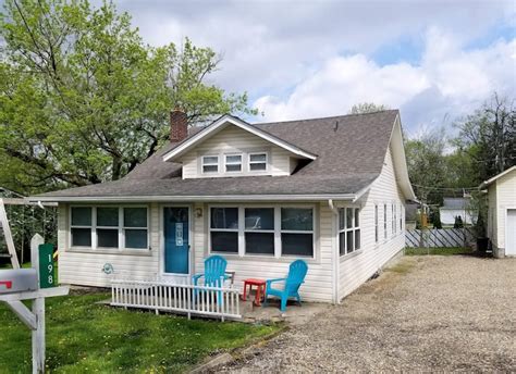 Brookshore Cottage Sleeps 12 At Chippewa Lake Cottages For Rent In