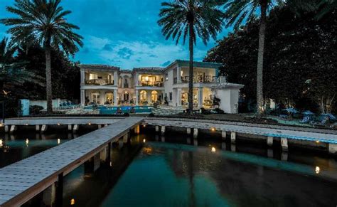 1945 Million Waterfront Mansion In Miami Beach Fl Homes Of The Rich