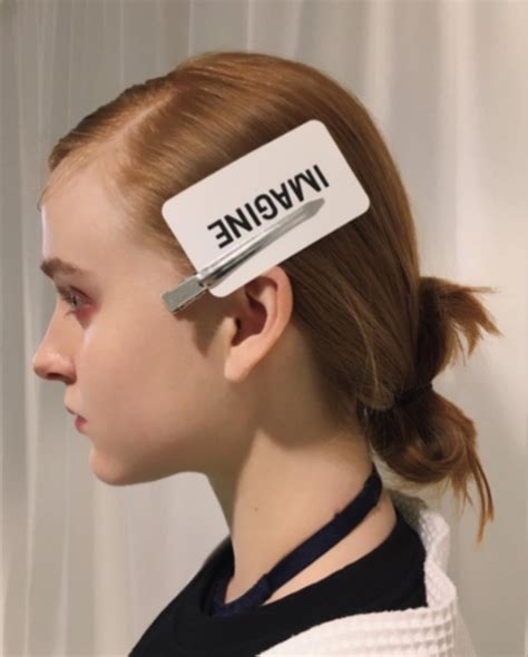 Except buy all these hair ties and rock some awesome hairstyles over the next coming months. Hairstyles You Can Do with One Hair Tie - Easy Hair Ideas ...
