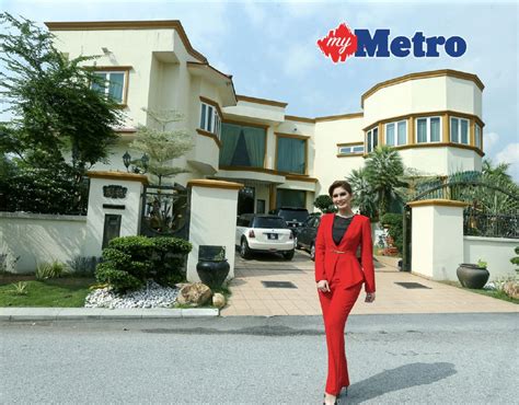 Pembelian keseluruhan banglo itu diumumkan oleh nur sajat, yang juga pemilik syarikat nur sajat hari ni saya nak meluahkan rasa sedih saya sebab terpaksa meninggalkan rumah kesayangan saya. Bukan beli tunai METROTV | Harian Metro