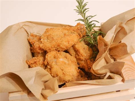 Per la salsa ai formaggi scaldare il latte con il gorgonzola dolce mescolando fino a che il. Alette di pollo fritte