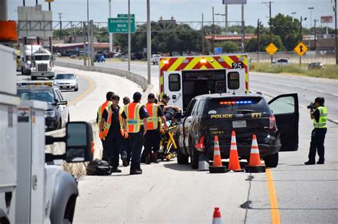 Sapd Officer Hospitalized After 3 Car Crash Shuts Down Portion Of