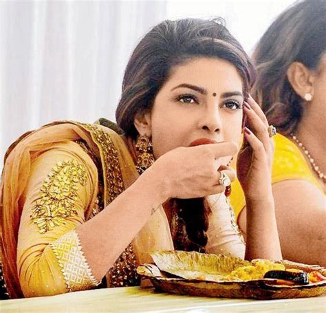 Find Out What Sonakshi Ranbir And Priyanka Eat While Shooting