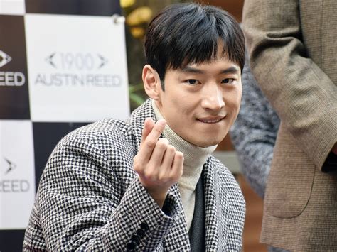 His character yoo so joon looks like the perfect guy on the outside, but he is secretly fighting his inner demons. Lee Je-hoon - Wikipedia