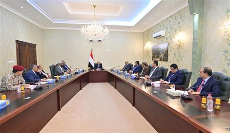 بحضور رئيس مجلس الشورى رئيس مجلس القيادة الرئاسي يترأس اجتماعا لمجلس الوزراء البلاد الان